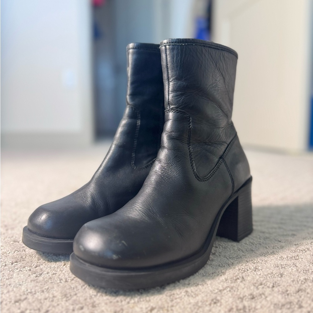 Urban Outfitters Christina Chunky Mid-Calf Boots Size 7
